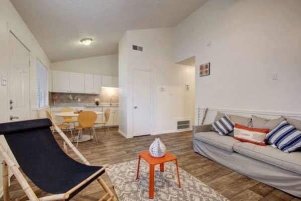 Foto del edificio - 1302 Parker Ln