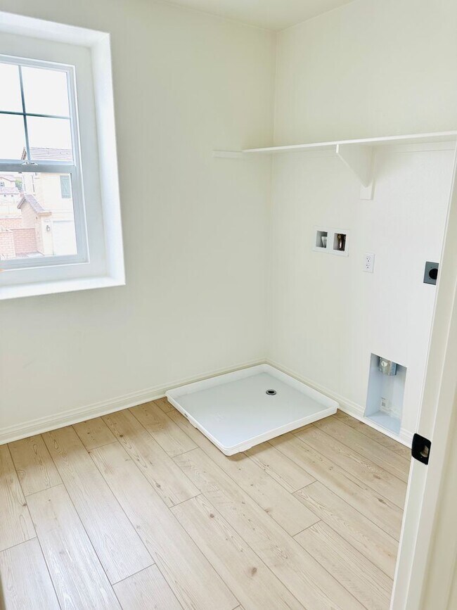 Building Photo - Charming 3-Bedroom Home for Lease in The P...