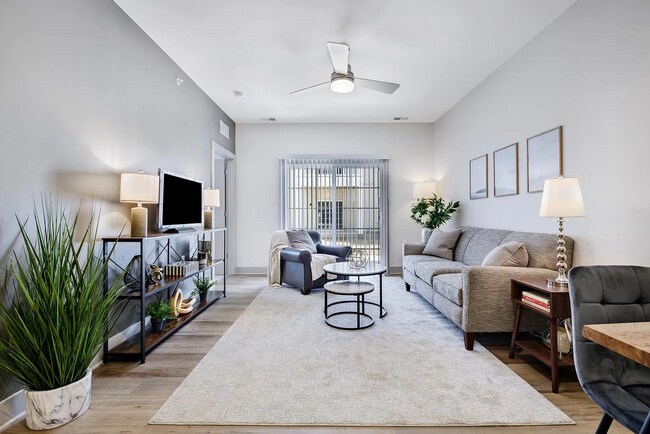 Foto del edificio - Edgewater East Apartments