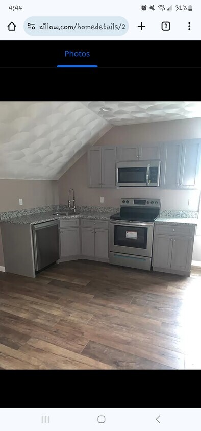 Primary Photo - 28 Raphael Ave