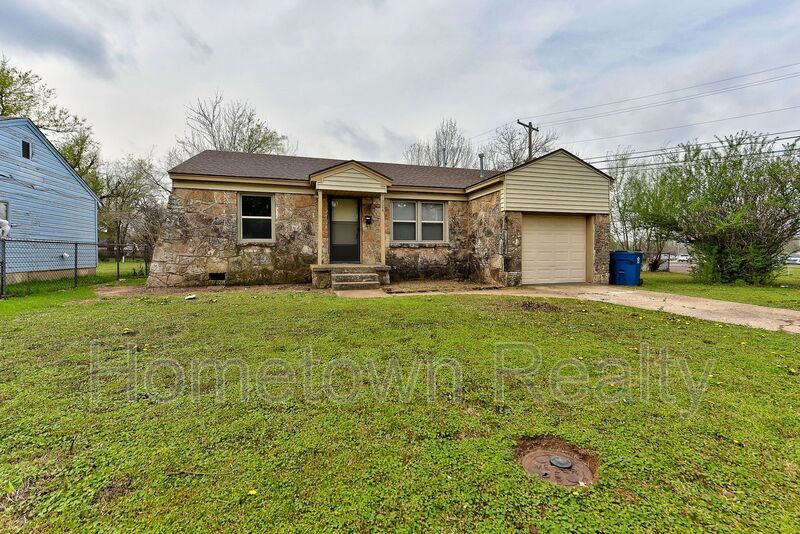 Primary Photo - 224 Elm St