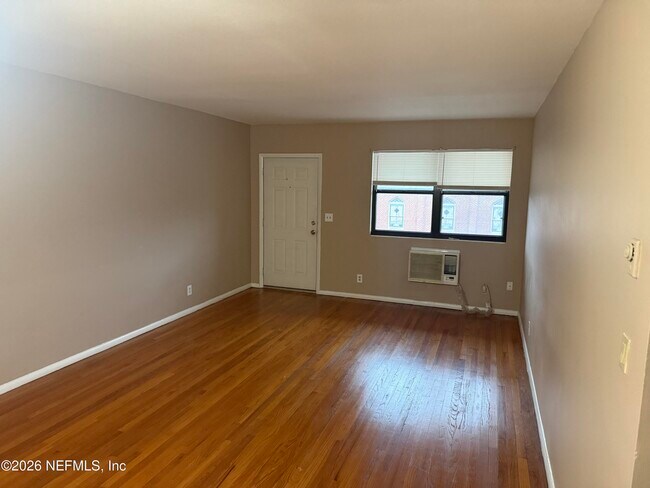 Foto del edificio - 1205 Lasalle St