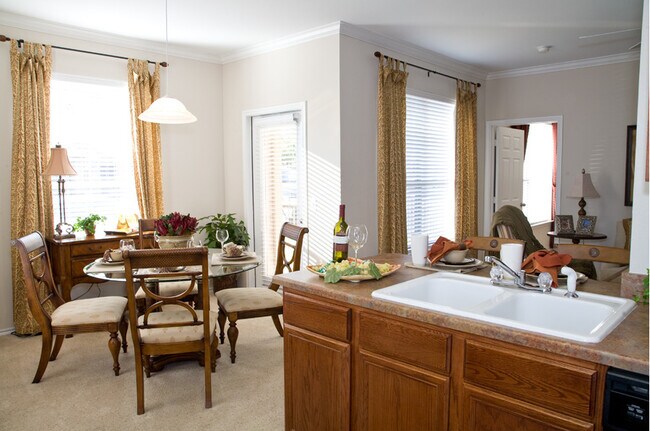 Building Photo - 101 Stratford St