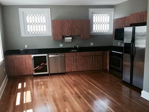 Building Photo - 2025 Commonwealth Ave