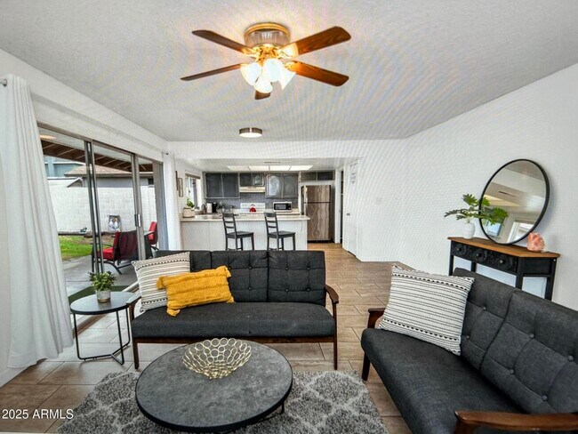 Building Photo - 4852 W Cochise Dr