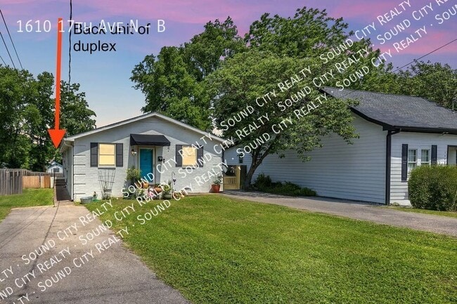 Building Photo - 1610 17th Ave N