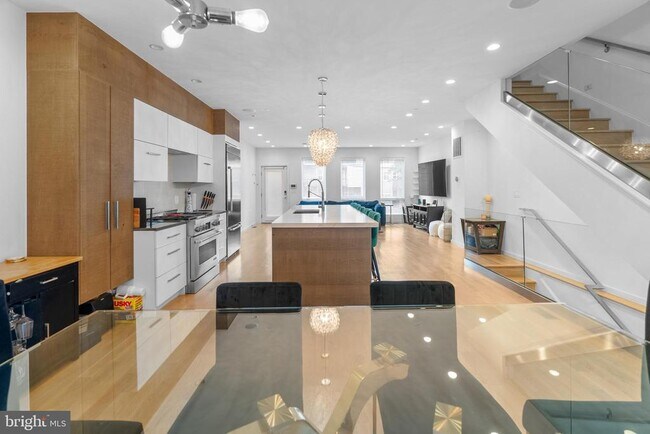 Foto del edificio - 20 Channing St NW