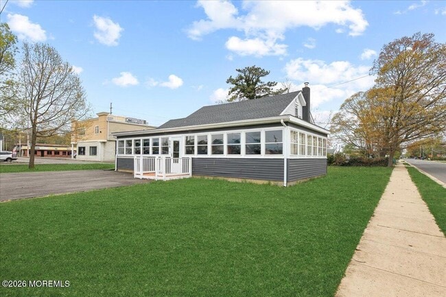 Building Photo - 506 Lloyd Rd