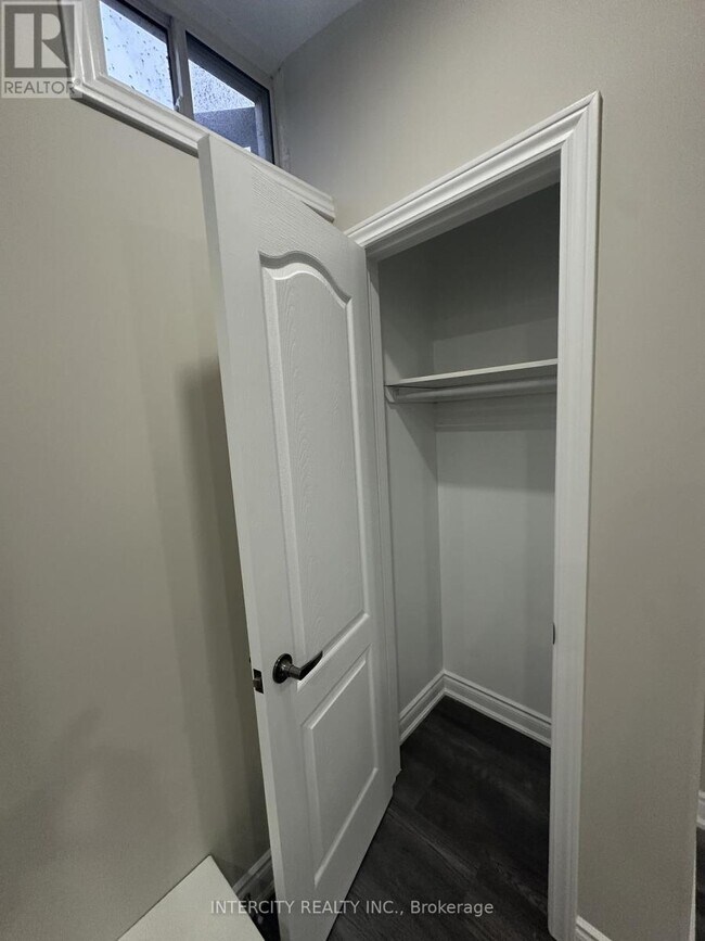 Photo du bâtiment - 18 Elverton Cres