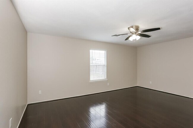 Foto del edificio - 9407 Talon Crest Ct