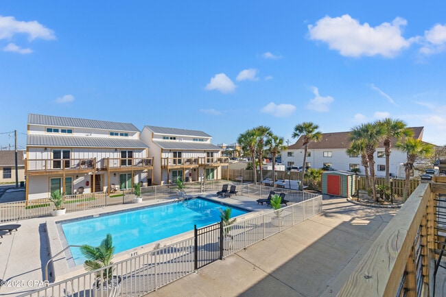 Building Photo - 8115 Thomas Dr