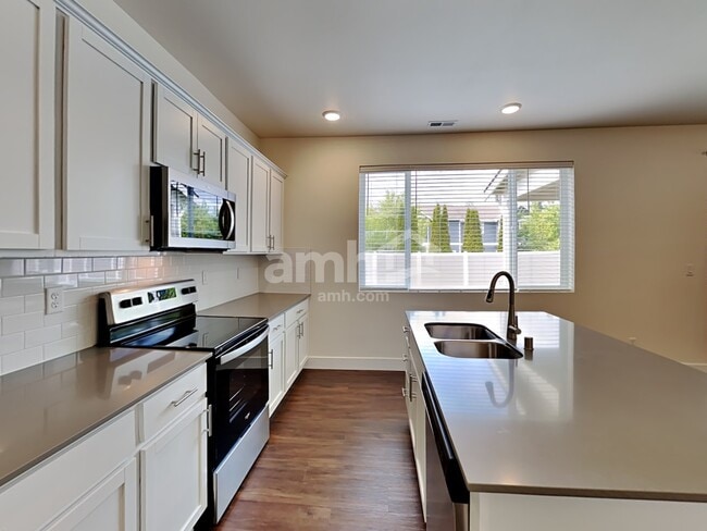 Building Photo - 17609 26th Ave Ct E