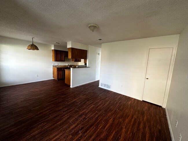 Foto del edificio - 4900 Brianhill Dr