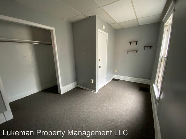 Building Photo - 7 br, 3 bath House - 407 Oak St