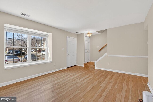 Foto del edificio - 8 Suncroft Ct