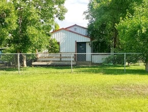 Building Photo - 1413 5th Ave NW