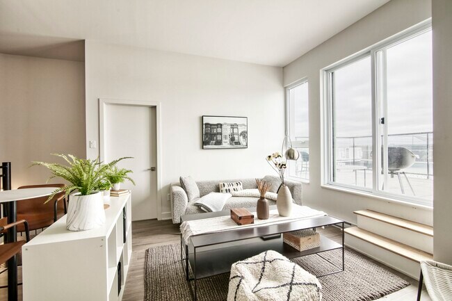 Building Photo - 9675 Av. Papineau