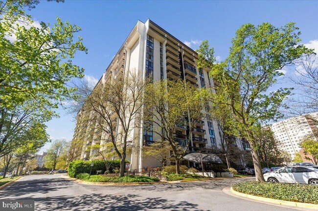 Foto del edificio - 5300 Holmes Run Pkwy