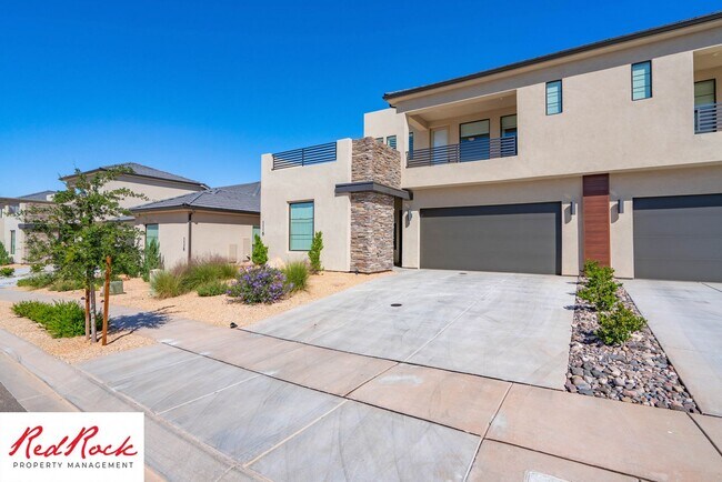 Building Photo - Small Dog Friendly Beautiful 3 Bedroom Hom...
