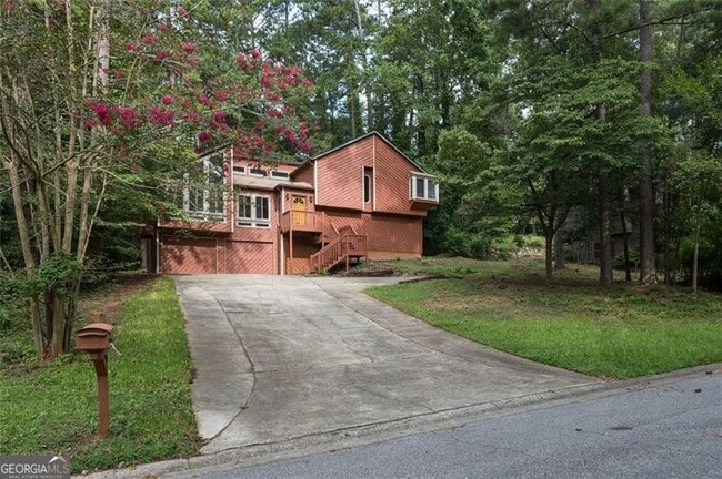 Building Photo - 4535 Kings Crossing Dr NE