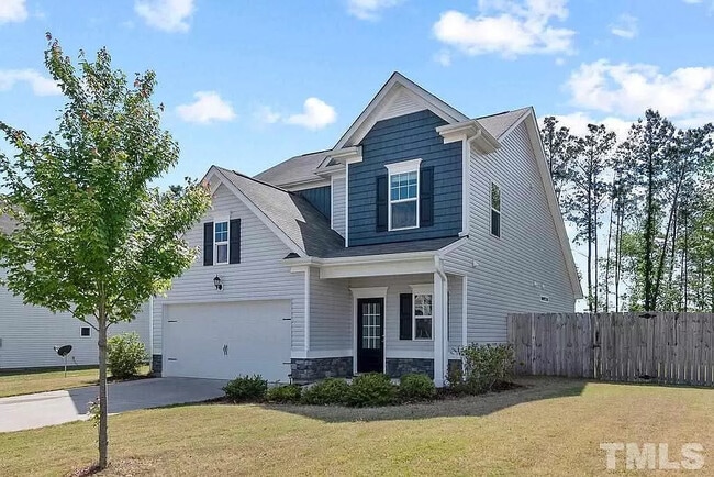 Building Photo - 908 Little John Ln