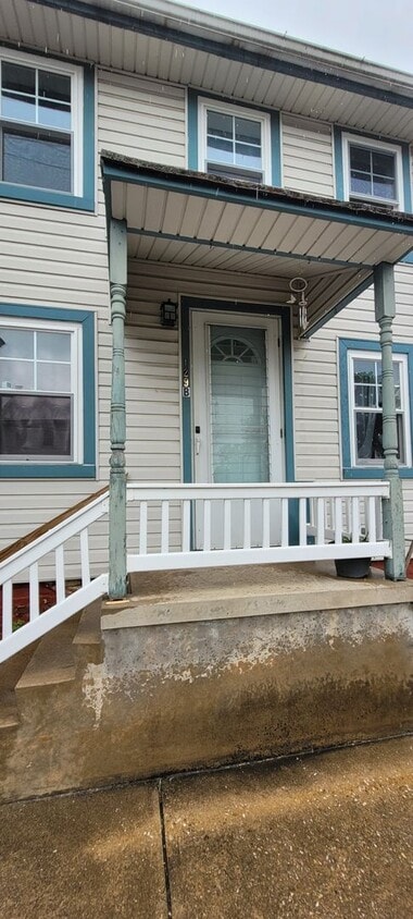 Primary Photo - 129 E Market St