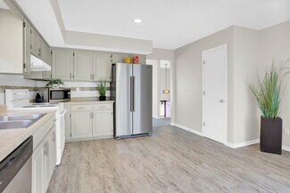 Building Photo - 8126 N Stoddard Ave