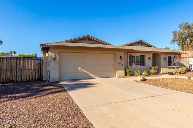 Building Photo - 5930 E Gelding Dr