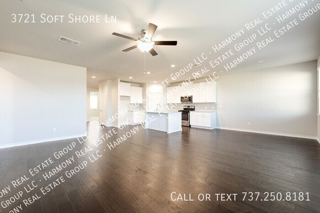 Foto del edificio - 3721 Soft Shore Ln