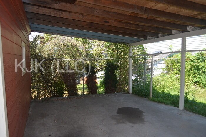 Building Photo - 4021 SE 29th Ave