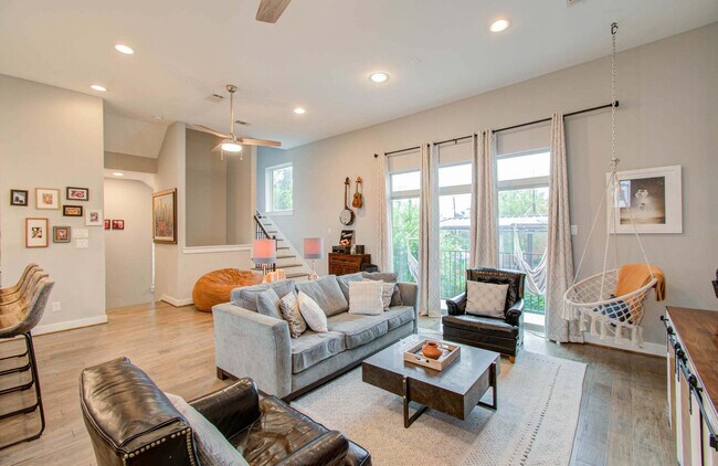 Foto del edificio - 2018 Crockett St