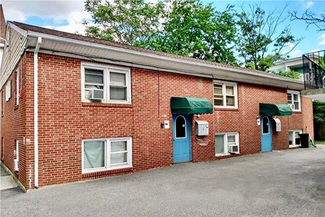 Building Photo - 52 Jackson St