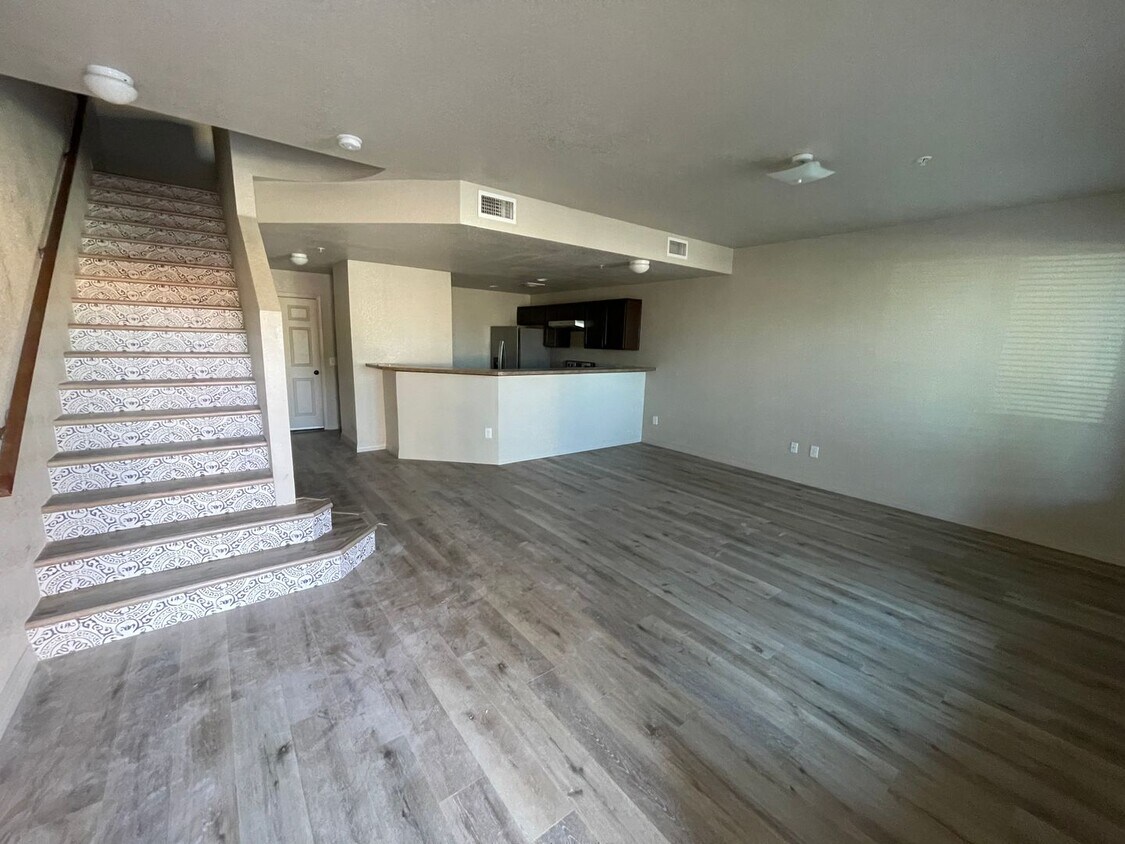Foto del edificio - Eldorado Condo available for Rent!