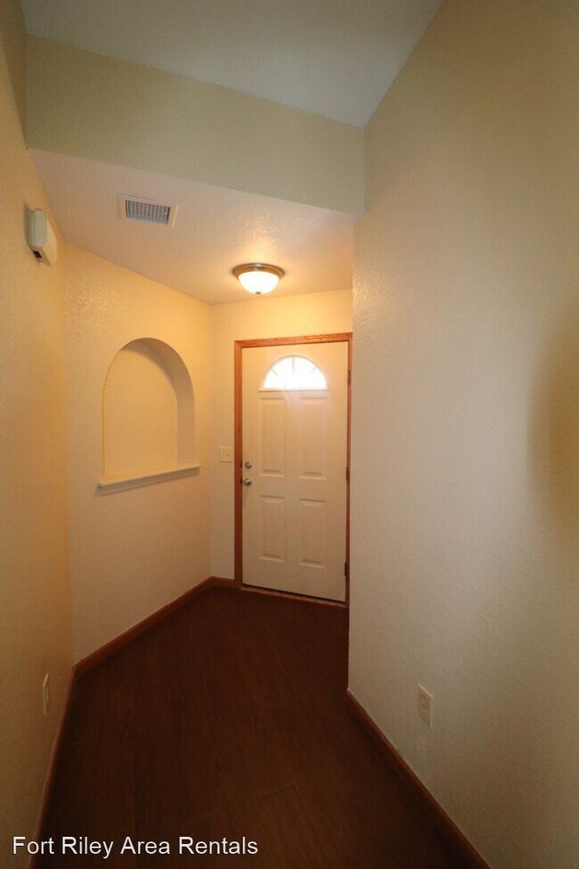 Building Photo - 3 br, 2 bath House - 1617 Clover Drive