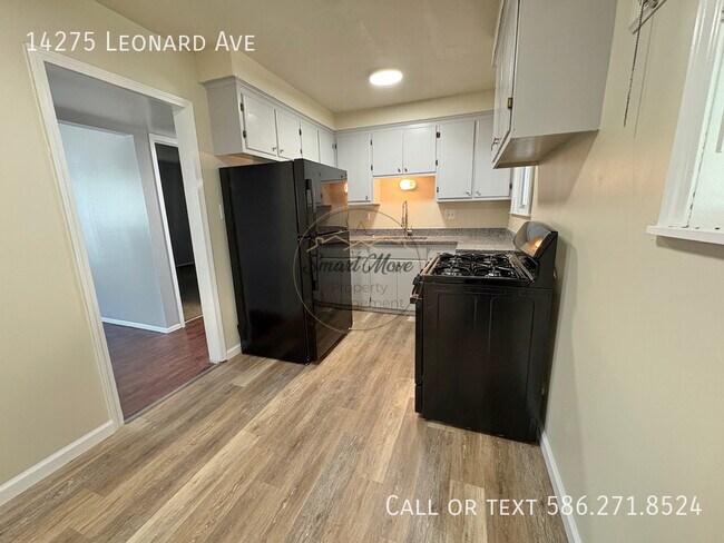 Foto del edificio - 14275 Leonard Ave