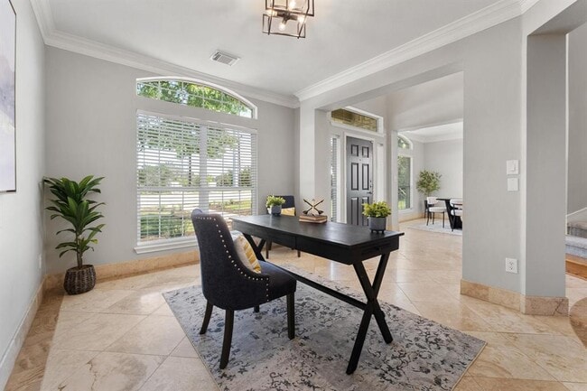 Building Photo - 6611 Yaupon Dr