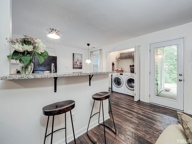 Building Photo - 101 Oyster Bay Ct