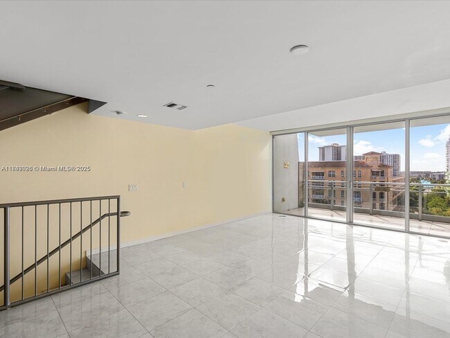 Foto del edificio - 2950 NE 188th St