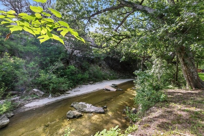 Foto del edificio - 11915 River Oaks Trail
