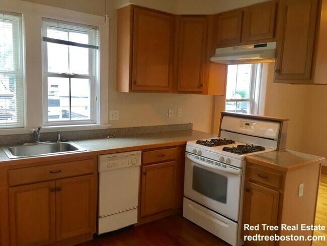 Building Photo - 1 bedroom in Marblehead MA 01945