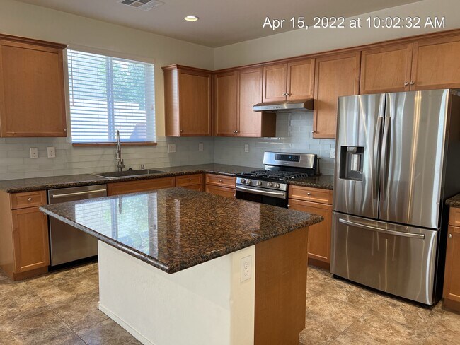 Foto del edificio - 3 Bedroom w/ Rooftop Deck in Providence Co...