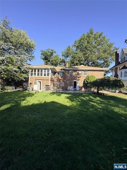 Foto del edificio - 1069 Palisade Ave