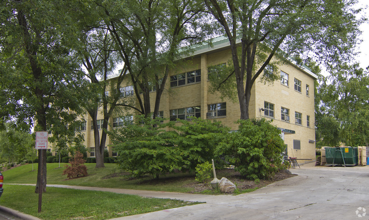 Building Photo - Dominican Hall, Edgewood College