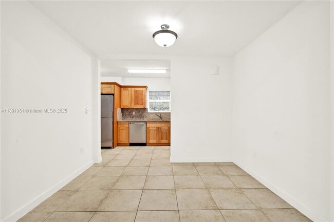 Foto del edificio - 331 Santander Ave