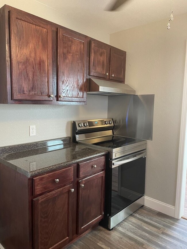 Building Photo - 110 S Rosewood