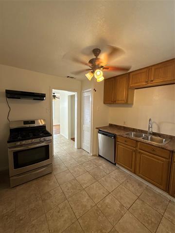 Foto del edificio - 5062 Mayfair St