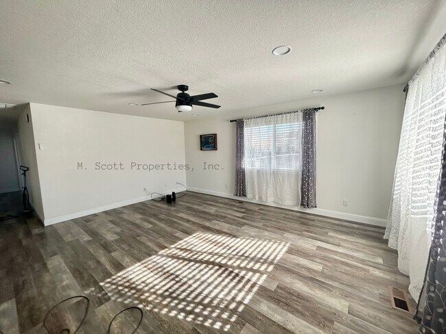 Building Photo - 1288 Bolivia Way