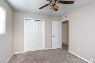 3BR, 2BA - 1200 SF - Storyboard on Hilltop