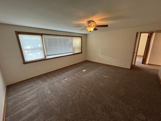Foto del edificio - 4752 N Menard Ave