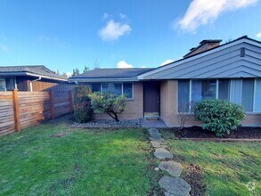 Building Photo - 931 N 163rd St